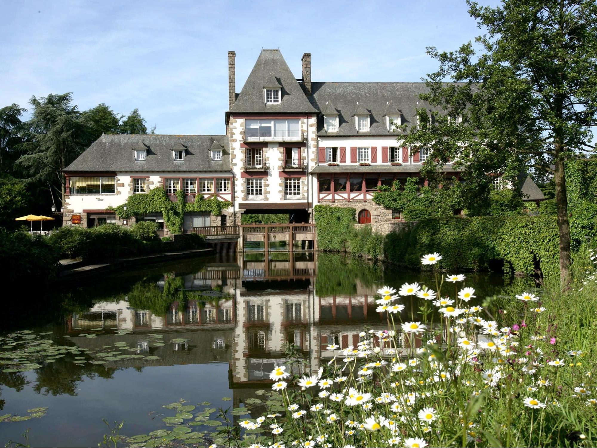 Hotel Logis Ar Milin Châteaubourg Exterior foto